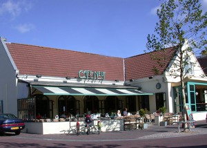 Het café Neuf in de Haltestraat