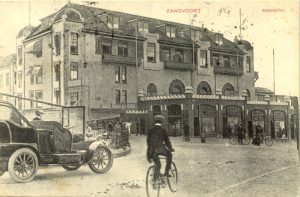 Hotel Groot Badhuis, circa 1909. Deze kaart is verstuurd door iemand met de naam Anni die verbleef op Haltestraat 27 in Zandvoort.