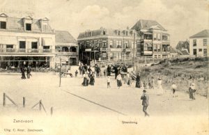 Uitzicht over de Strandweg in circa 1905; deze ansichtkaart was verstuurd naar Leiden.